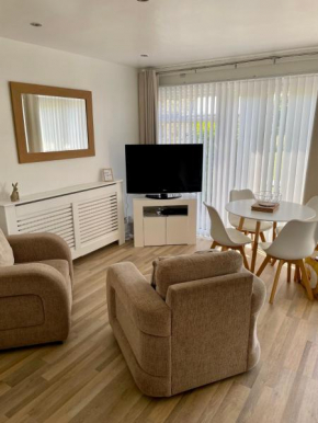 Family friendly 2 bedroom bungalow